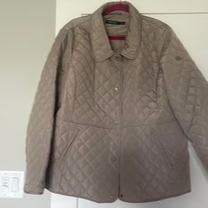 Ralph Lauren womens coat. Size 2x. Light tan/brown.  Never worn  quilted